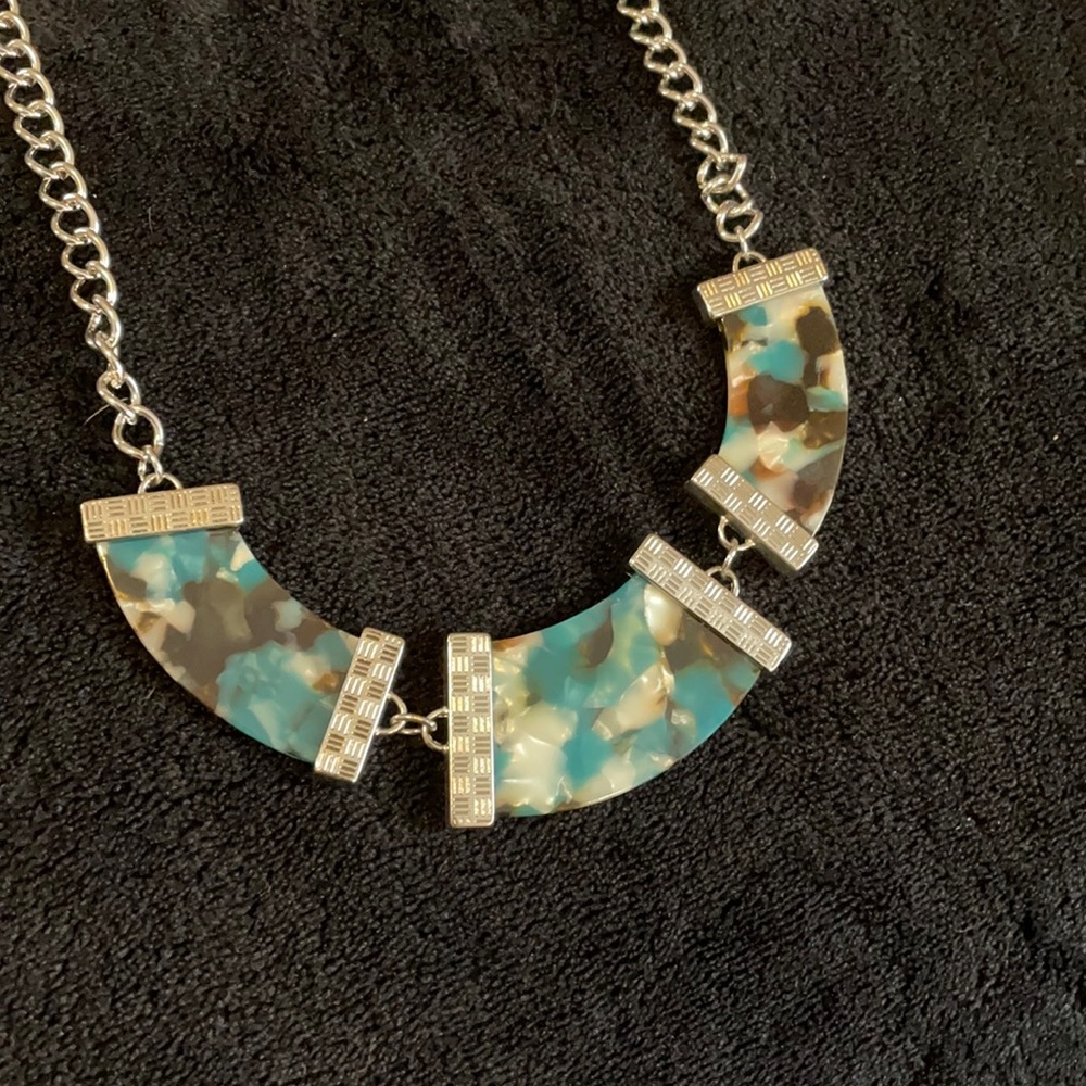 Paparazzi acrylic blue necklace